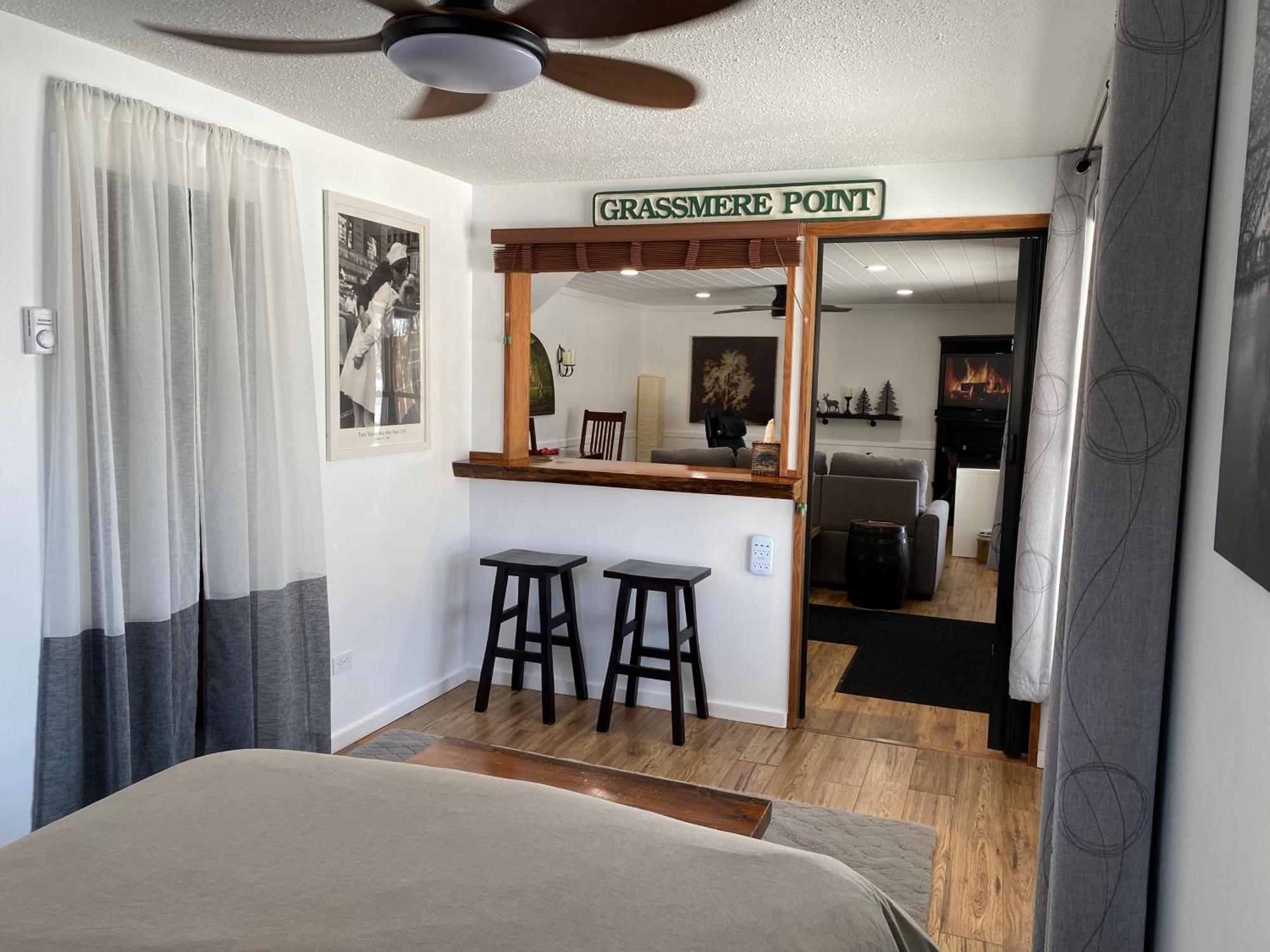 Our Place Up North Bnb ハンツビル エクステリア 写真